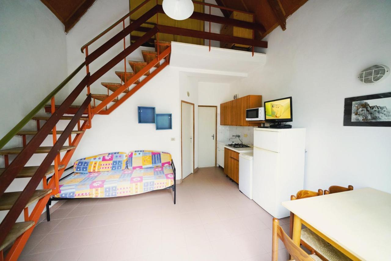 Bungalow Logonovo ลิโดดิสปีนา ภายนอก รูปภาพ